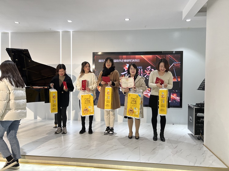 青岛钢琴专卖店