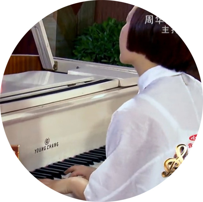 中国好歌曲选用英昌钢琴举办比赛